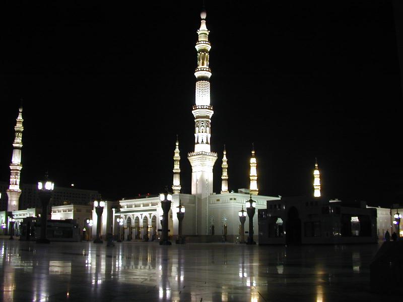 ÇáãÏíäå ÇáãäæÑå